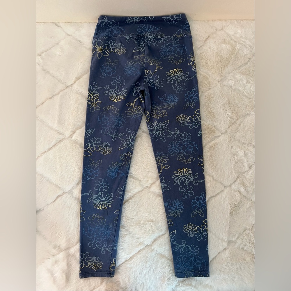 Girls Leggings Bundle Size 7/8 | SO Camo + Blue Floral + Black Doodle - Picture 10 of 13
